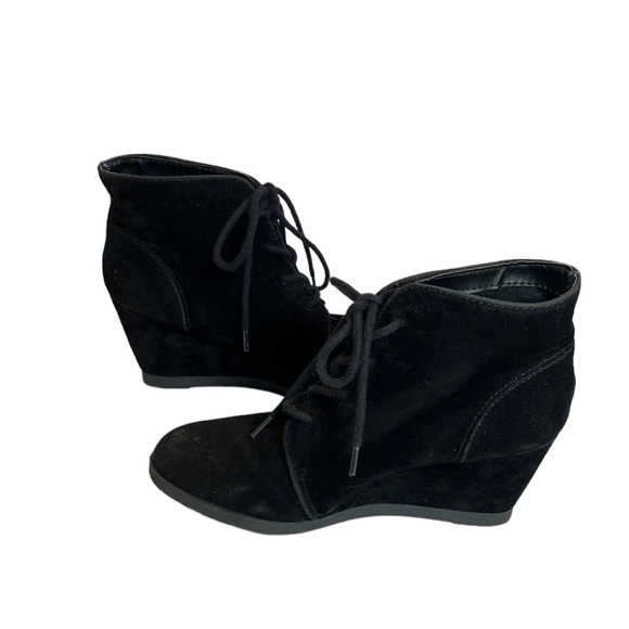 Madden Girl black suede wedge tie bootie size 6 - Picture 11 of 11